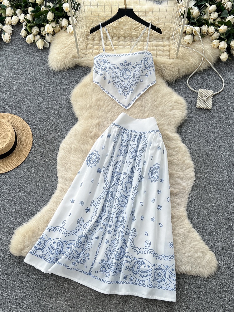 Romper Floral Print - طقم صيفي من قطعتين بتطريز زهري