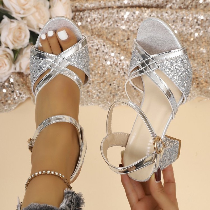 Sandal Strappy Heeled - صنادل نسائية بكعب عريض ذهبية لامعة