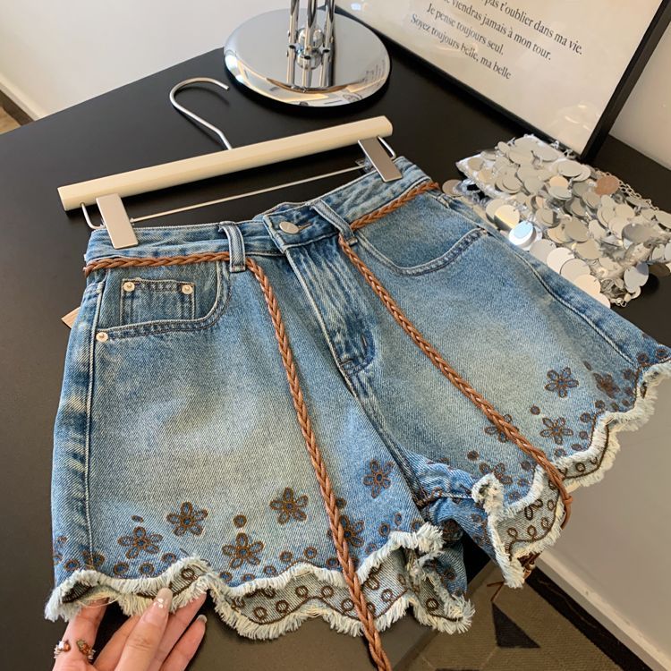 Shorts Denim Frayed - شورت جينز نسائي عتيق الطراز بخصر