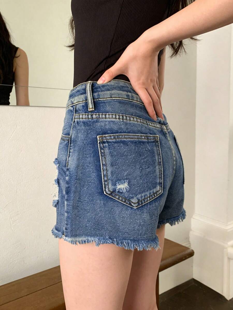 شورت جينز نسائي متوسط الارتفاع - مراجعة Shorts Denim Frayed وسعره