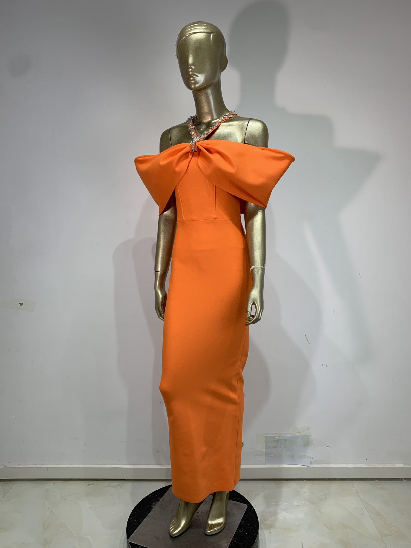 فستان ماكسي نسائي جديد بتصميم  - مراجعة Maxi Dress Halter وسعره