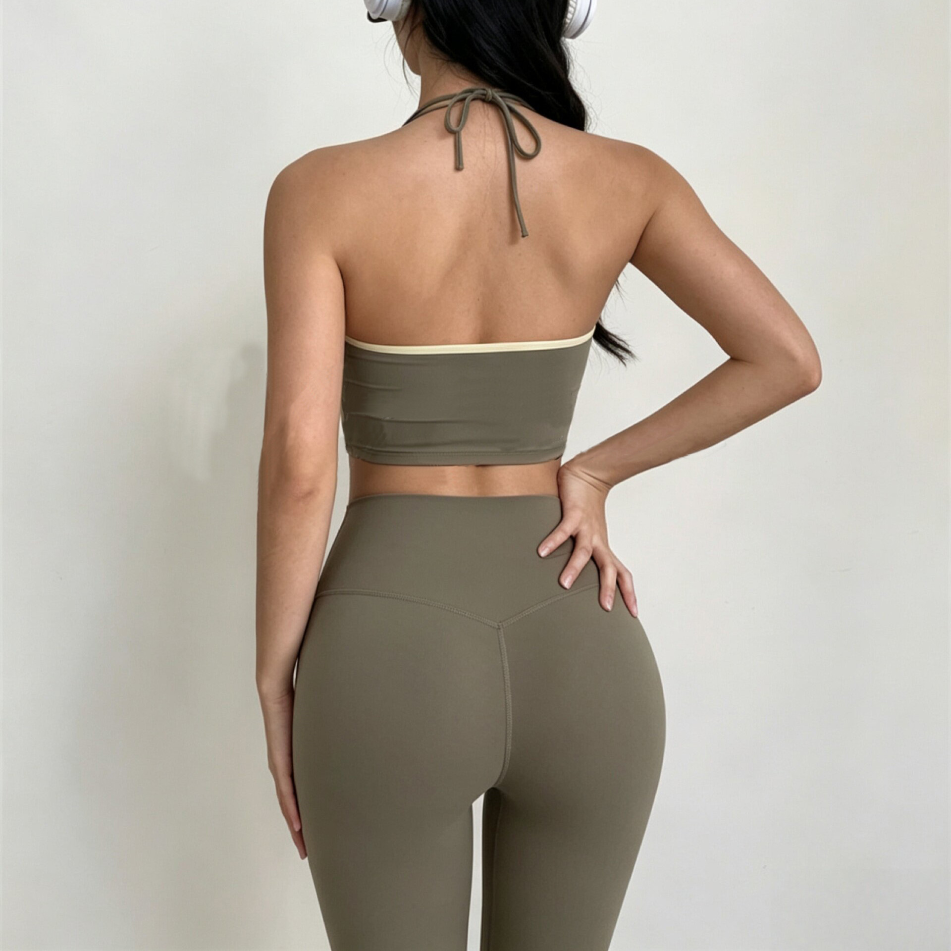 حمالة صدر رياضية نسائية معلقة  - مراجعة Bralette Triangle Set وسعره