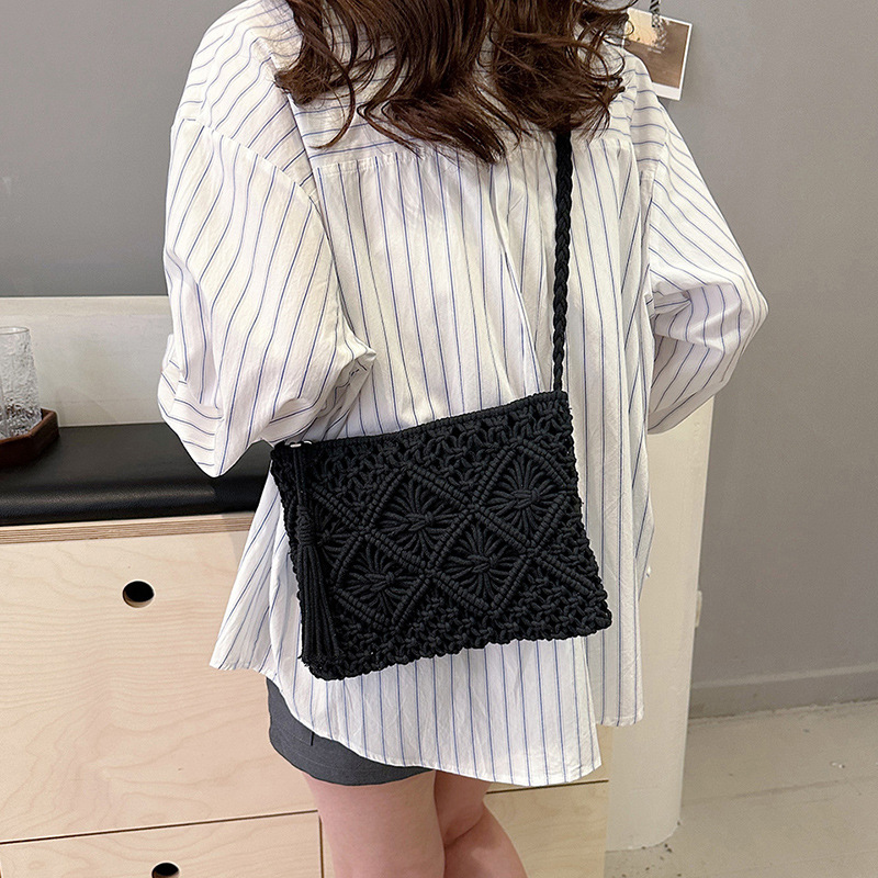 حقائب كتف مفرغة من القش للنساء - مراجعة Crochet Bag Raffia وسعره