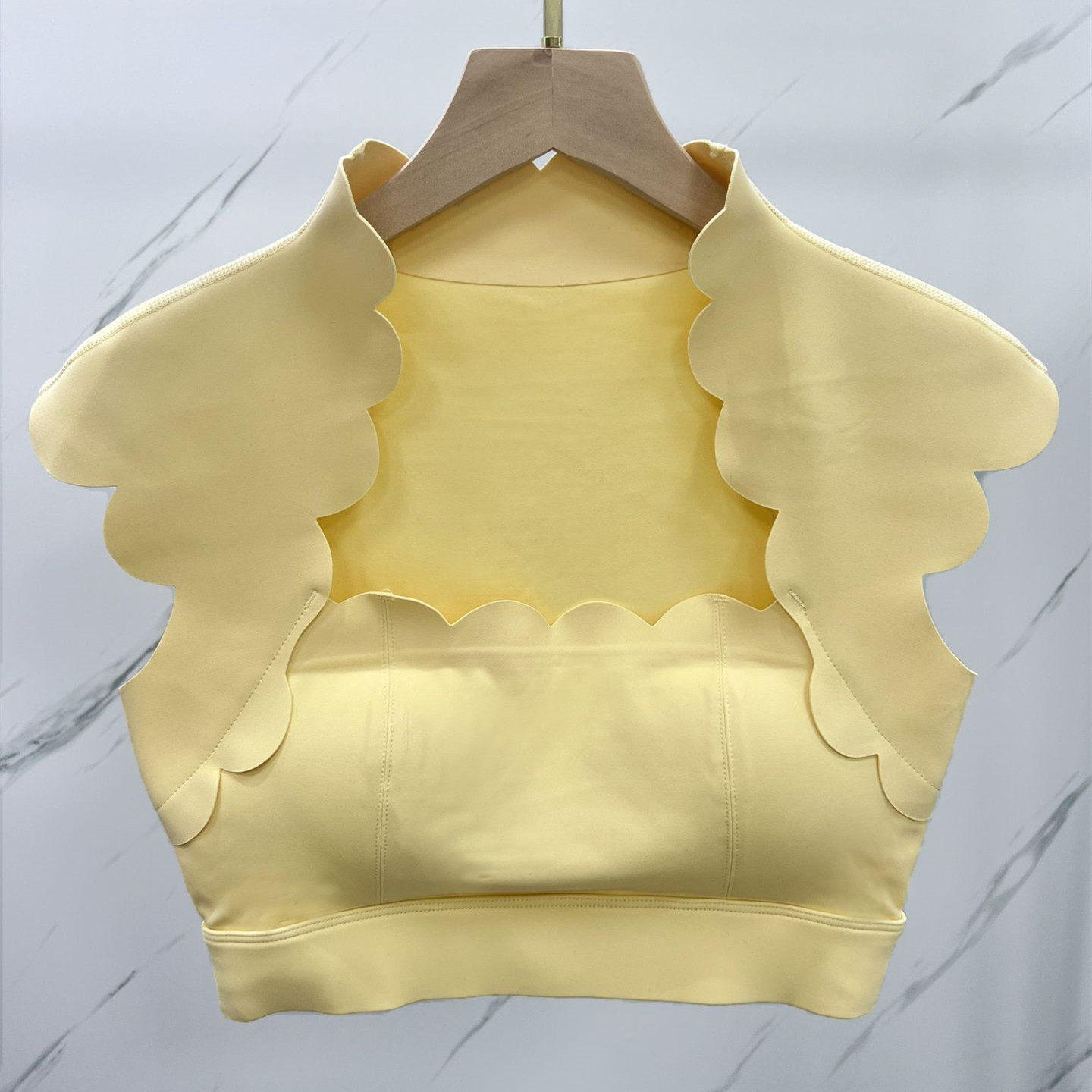 صدرية رياضية نسائية بتصميم ممو - مراجعة Crop Top Crochet وسعره