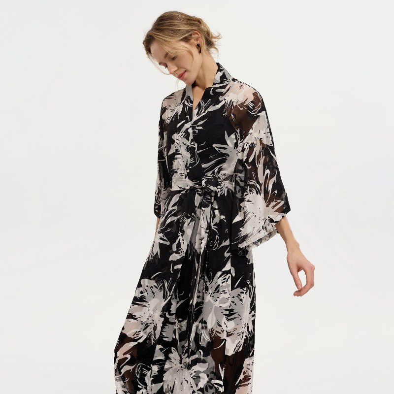 روب استحمام نسائي طويل من الشي - مراجعة Kimono Sheer Floral وسعره