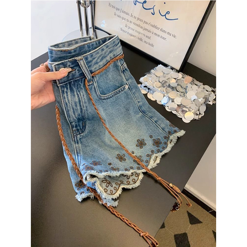 شورت جينز نسائي عتيق الطراز بخ - مراجعة Shorts Denim Frayed وسعره